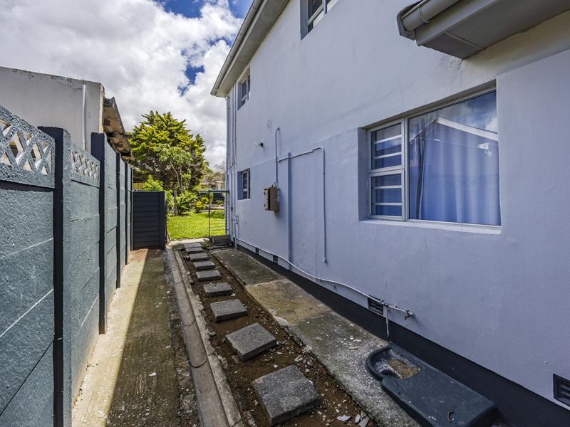 Double-Story, Double Houses, Double the Happiness — Sunnyridge Special!” - Photo 6