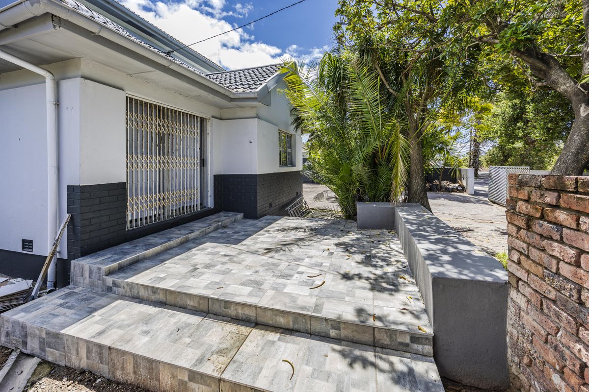 Double-Story, Double Houses, Double the Happiness — Sunnyridge Special!” - Photo 2