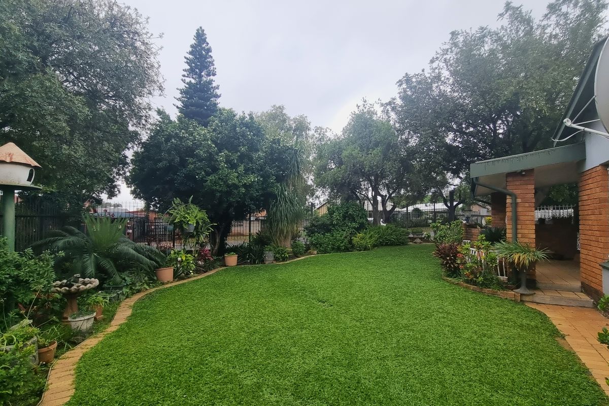 **Welcome to Your Dream Home in Protea Park, Rustenburg!** - Photo 4