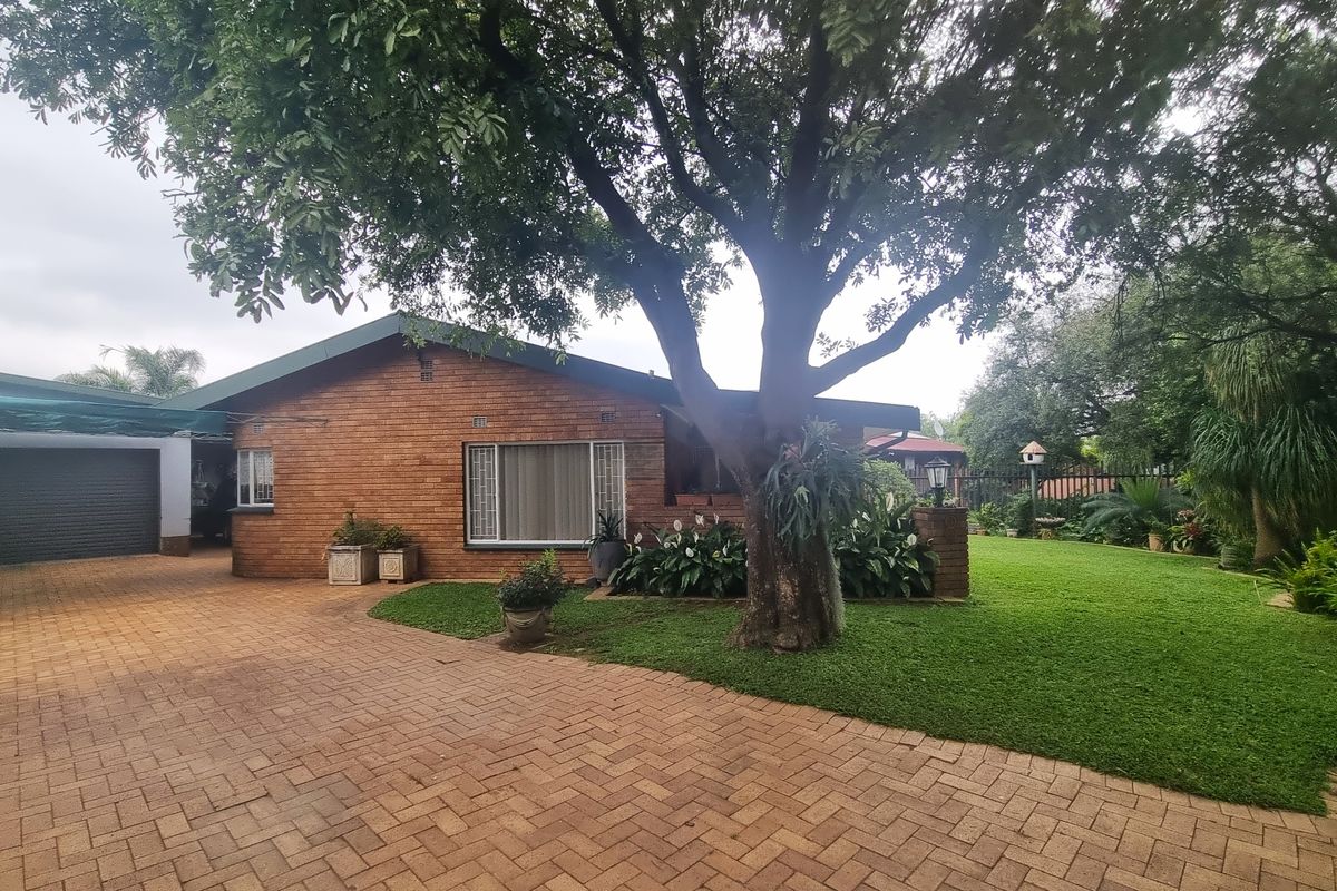 **Welcome to Your Dream Home in Protea Park, Rustenburg!** - Photo 3