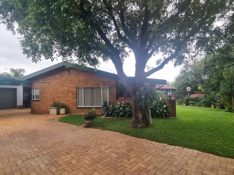 **Welcome to Your Dream Home in Protea Park, Rustenburg!** - Photo 3