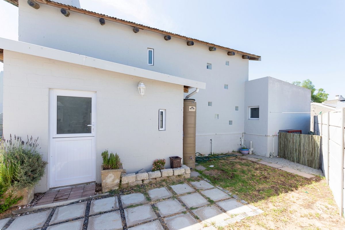 Charming Home With Endless Potential - Photo 5