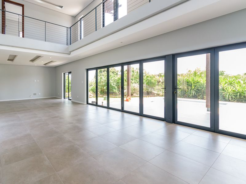 A Modern Masterpiece with Seamless Indoor-Outdoor Living - Photo 5