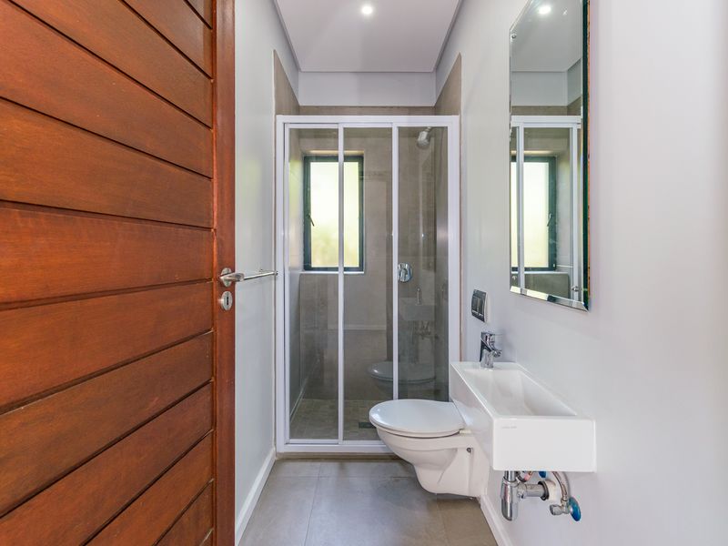 A Modern Masterpiece with Seamless Indoor-Outdoor Living - Photo 10