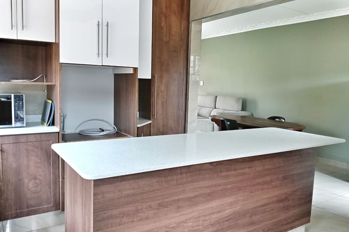 Beautiful Home with Spacious Granny Flat – Ideal for Corporate Rentals - Photo 4