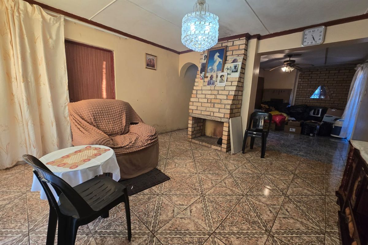 Beautiful Three-Bedroom Home in a Quiet, Friendly Neighborhood - Photo 5