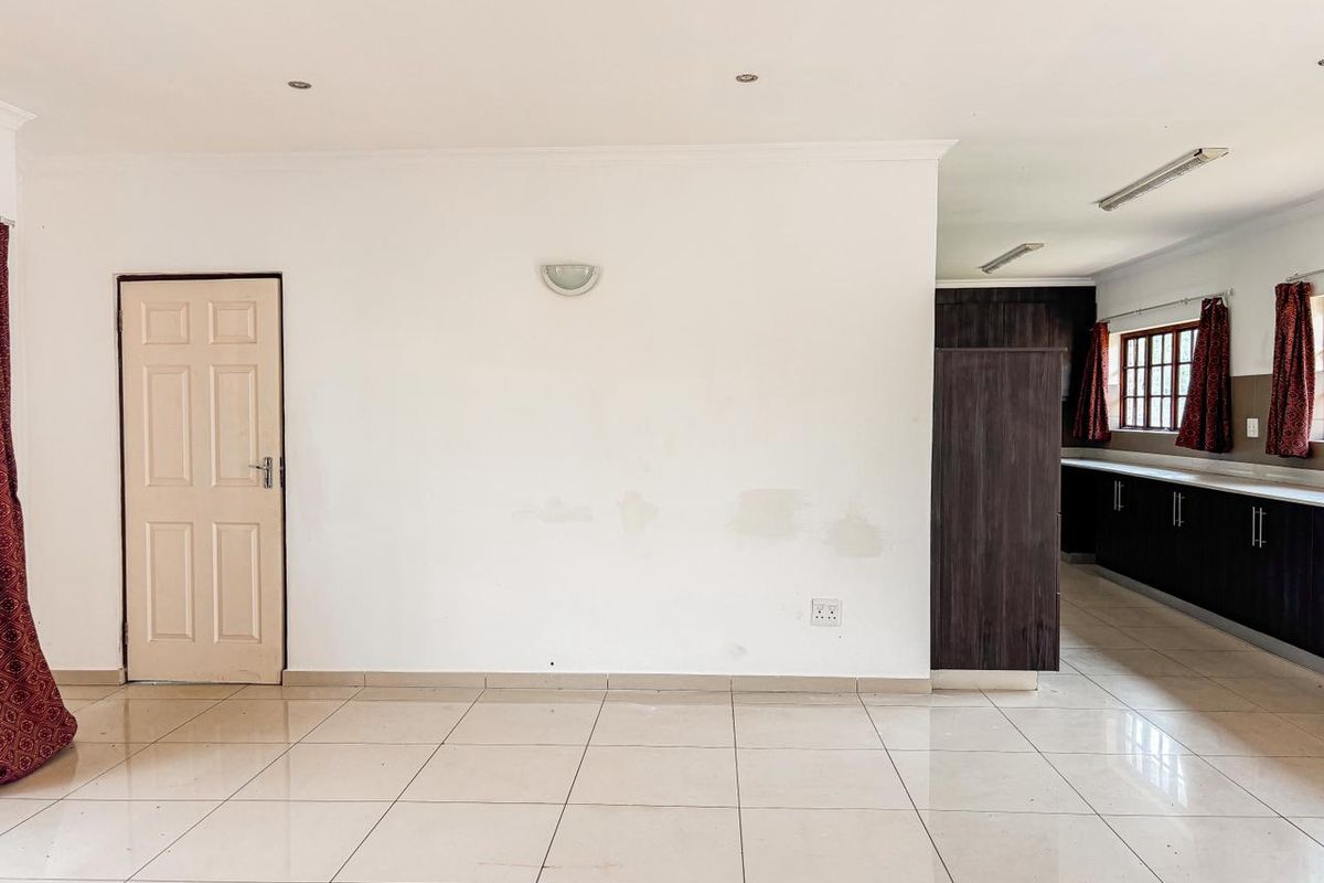 Peaceful Complex Living in Prime Hayfields Location - Photo 3