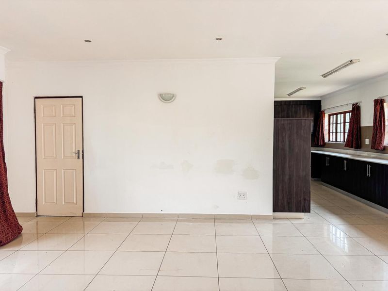 Peaceful Complex Living in Prime Hayfields Location - Photo 3