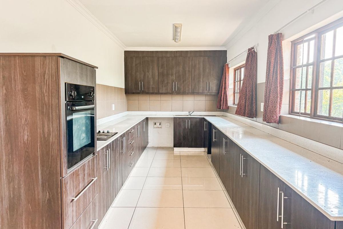 Peaceful Complex Living in Prime Hayfields Location - Photo 2