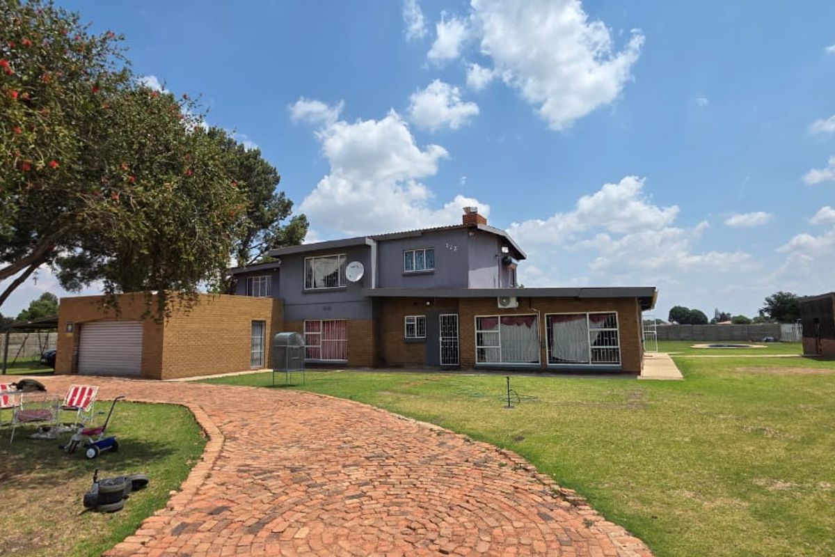 2.14 HA Smallholding - Photo 3