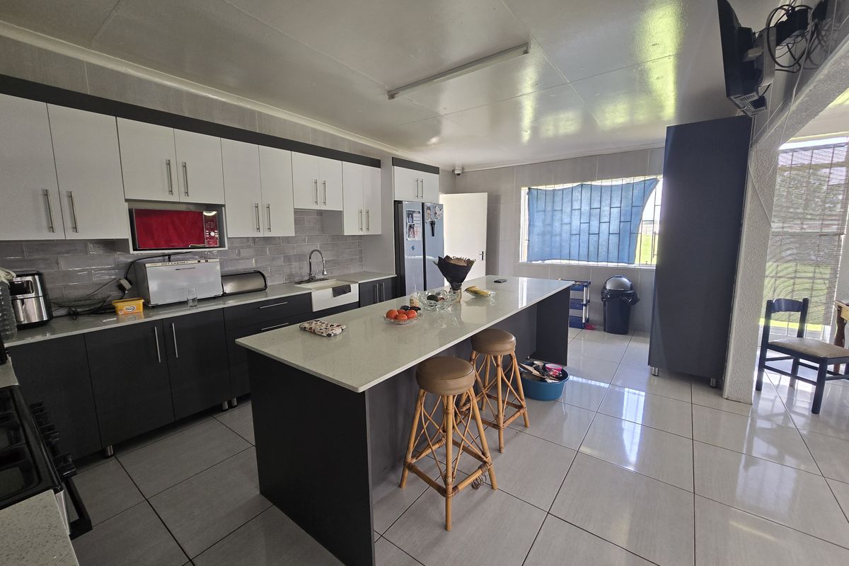 2.14 HA Smallholding - Photo 5