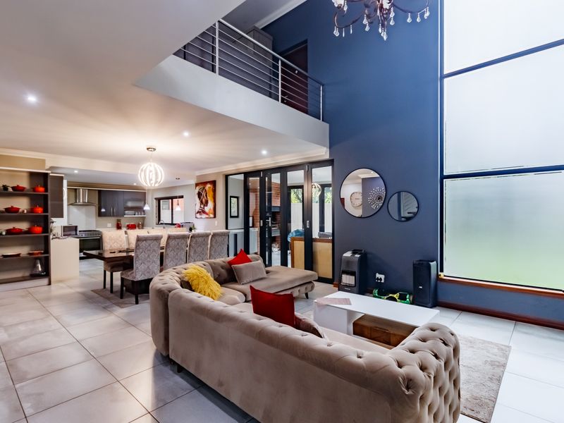 Modern Family Luxury in a Premier Security Estate - Photo 2