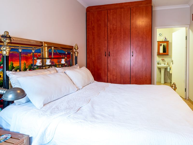 Cute, Cozy Retirement Unit on First Floor - Photo 9