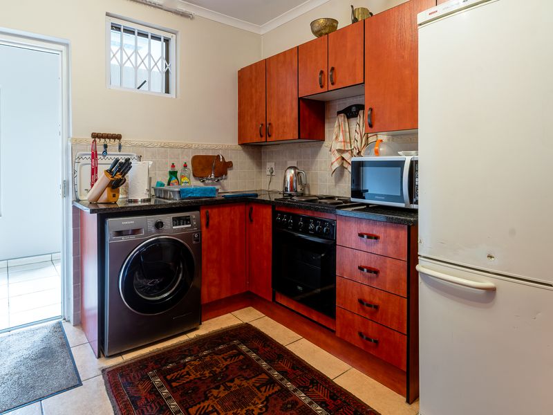 Cute, Cozy Retirement Unit on First Floor - Photo 6