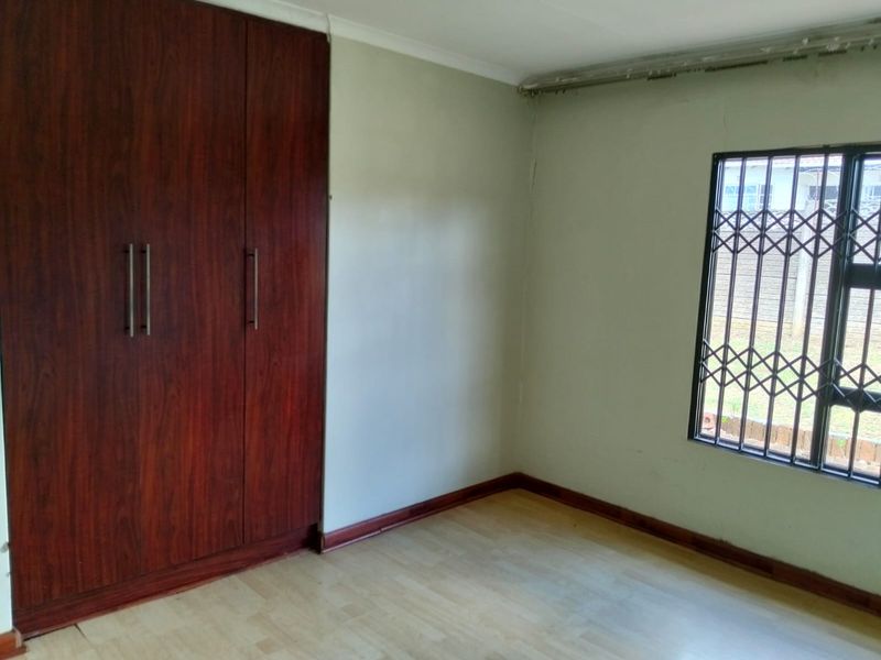 3 Charming bedroom for rental in Northcrest - Photo 8