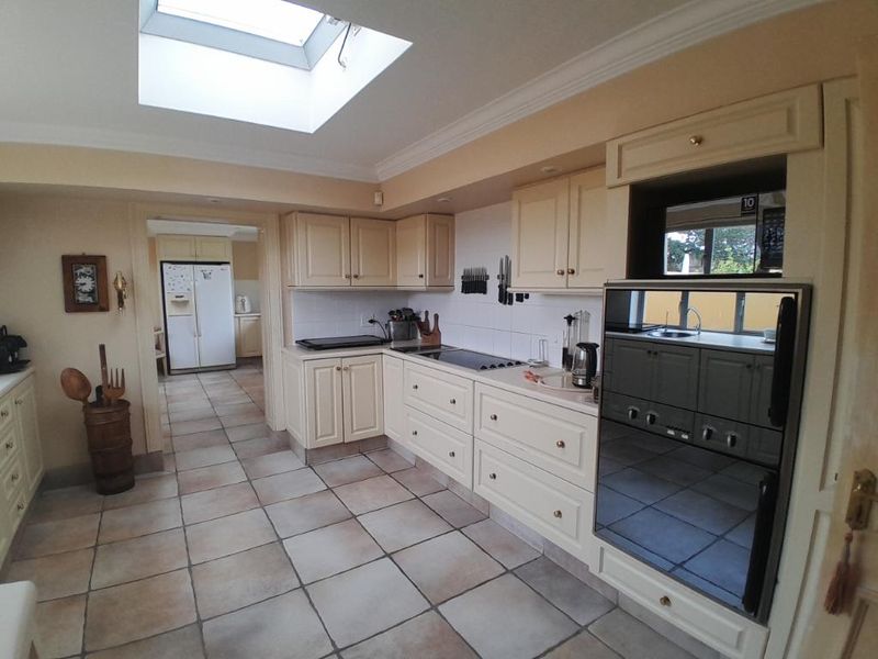 Mediterranean Home – Long-Term Coastal Living - Photo 6