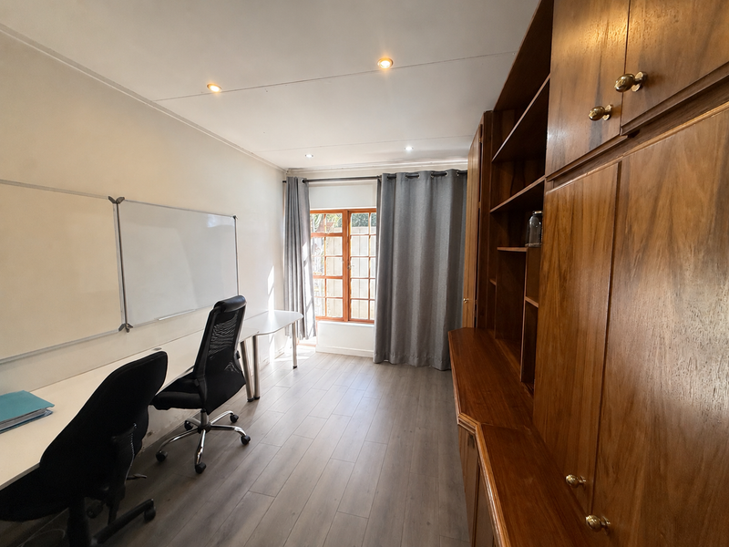 ENTERTAINMENT Property in the heart of the Green Area - Photo 10