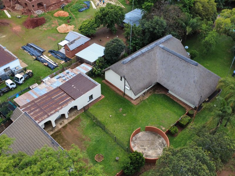 Spacious Lifestyle Property with Thatch Home, Flat & Pool in Heatherdale - Photo 3