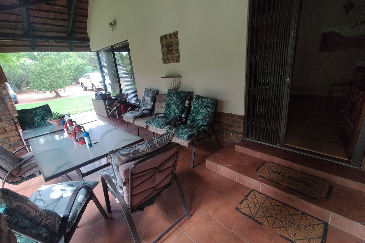 Spacious Lifestyle Property with Thatch Home, Flat & Pool in Heatherdale - Photo 5