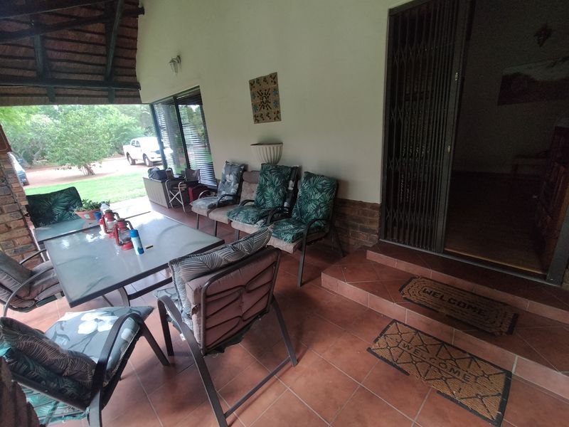 Spacious Lifestyle Property with Thatch Home, Flat & Pool in Heatherdale - Photo 5