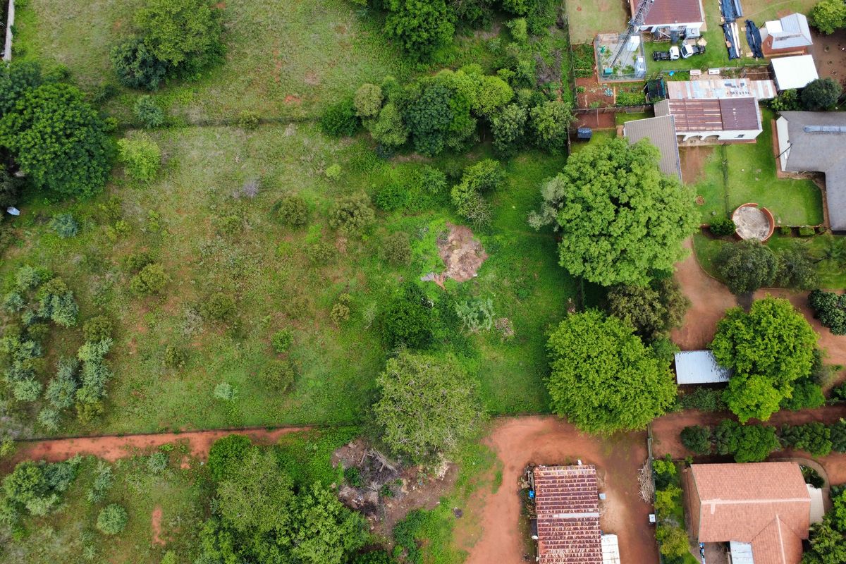 Spacious Lifestyle Property with Thatch Home, Flat & Pool in Heatherdale - Photo 4