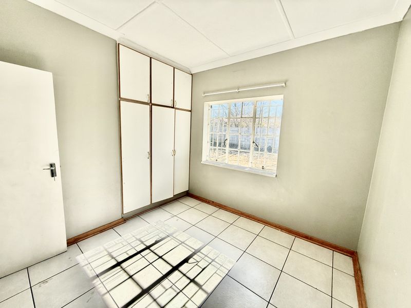 House To Let -Petfriendly -Water Included - Photo 6