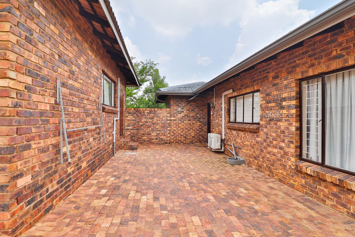 Welcome to Marina Letata, one of the most sought-after estates on the banks of the Vaal Dam. - Photo 5