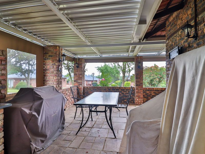 Welcome to Marina Letata, one of the most sought-after estates on the banks of the Vaal Dam. - Photo 8