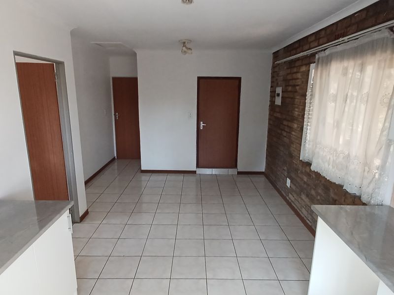 Beautiful, spacious apartment on a stunning property. - Photo 3