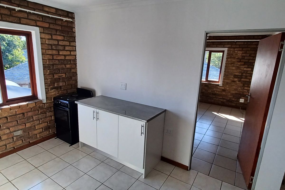 Beautiful, spacious apartment on a stunning property. - Photo 4