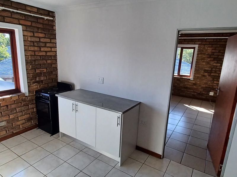 Beautiful, spacious apartment on a stunning property. - Photo 4