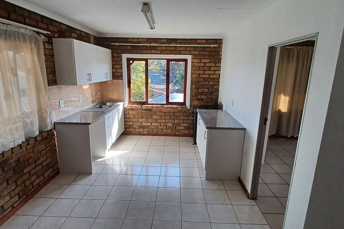 Beautiful, spacious apartment on a stunning property. - Photo 2