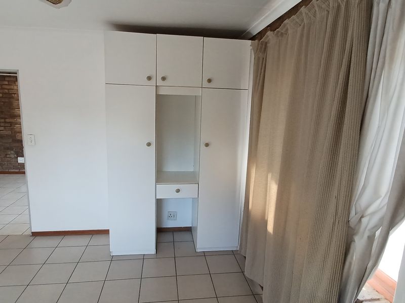 Beautiful, spacious apartment on a stunning property. - Photo 8