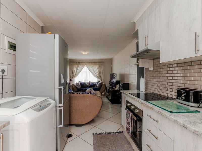 Move-In Ready 3-Bedroom Home in Mohlakeng - Photo 3
