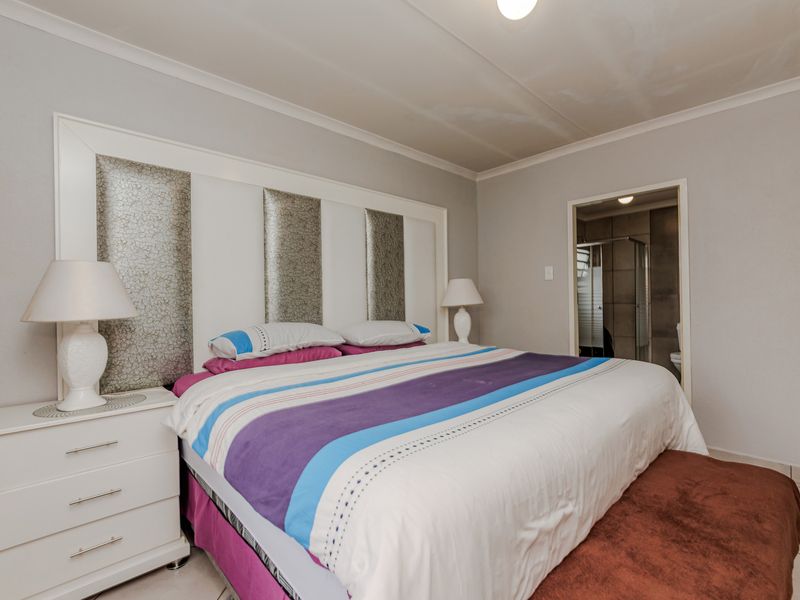 Move-In Ready 3-Bedroom Home in Mohlakeng - Photo 6