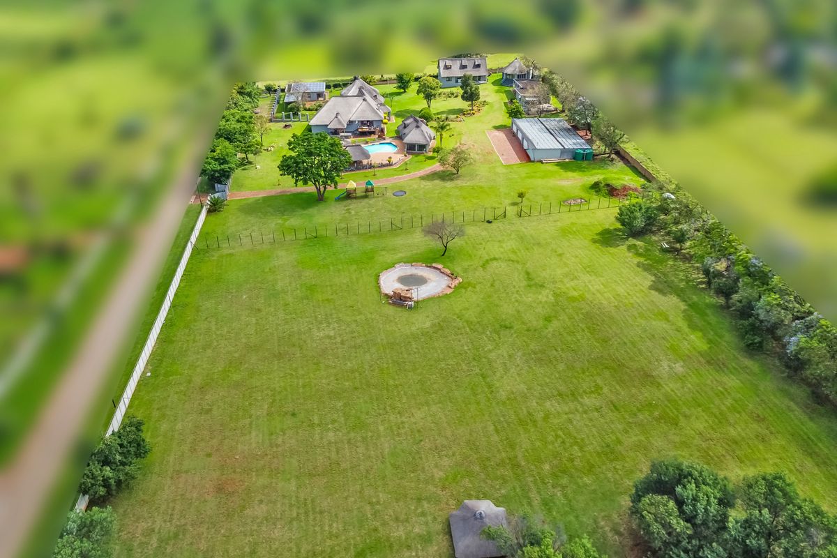 Country Living  with 5 Modern Residences on 2.2 Hectare Viewsite Plot - Protea Ridge Krugersdorp - Photo 2