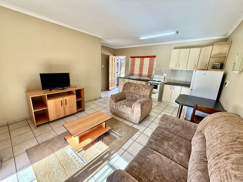1 Bedroom Fully Furnished Townhouse o Let - Photo 2
