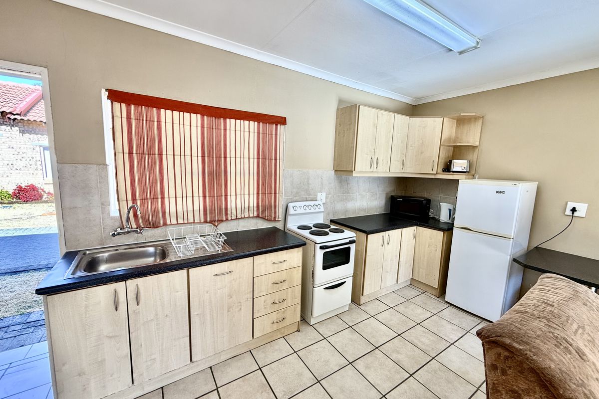 1 Bedroom Fully Furnished Townhouse o Let - Photo 3