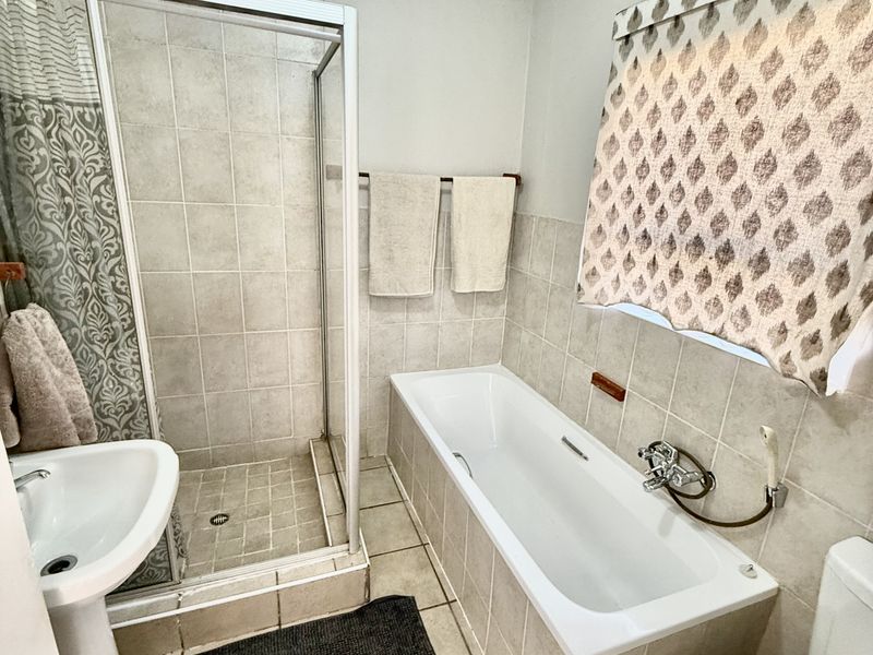 1 Bedroom Fully Furnished Townhouse o Let - Photo 6