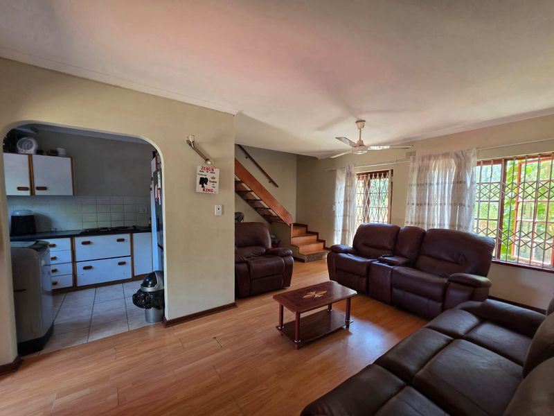 Cozy 2-Bedroom Duplex in a Secure Setting - Photo 7