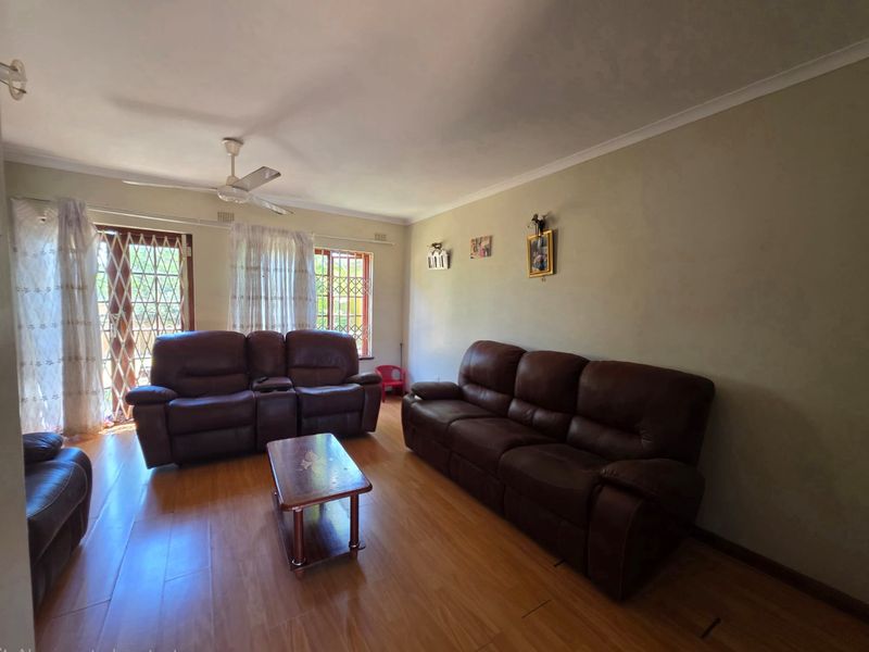 Cozy 2-Bedroom Duplex in a Secure Setting - Photo 6