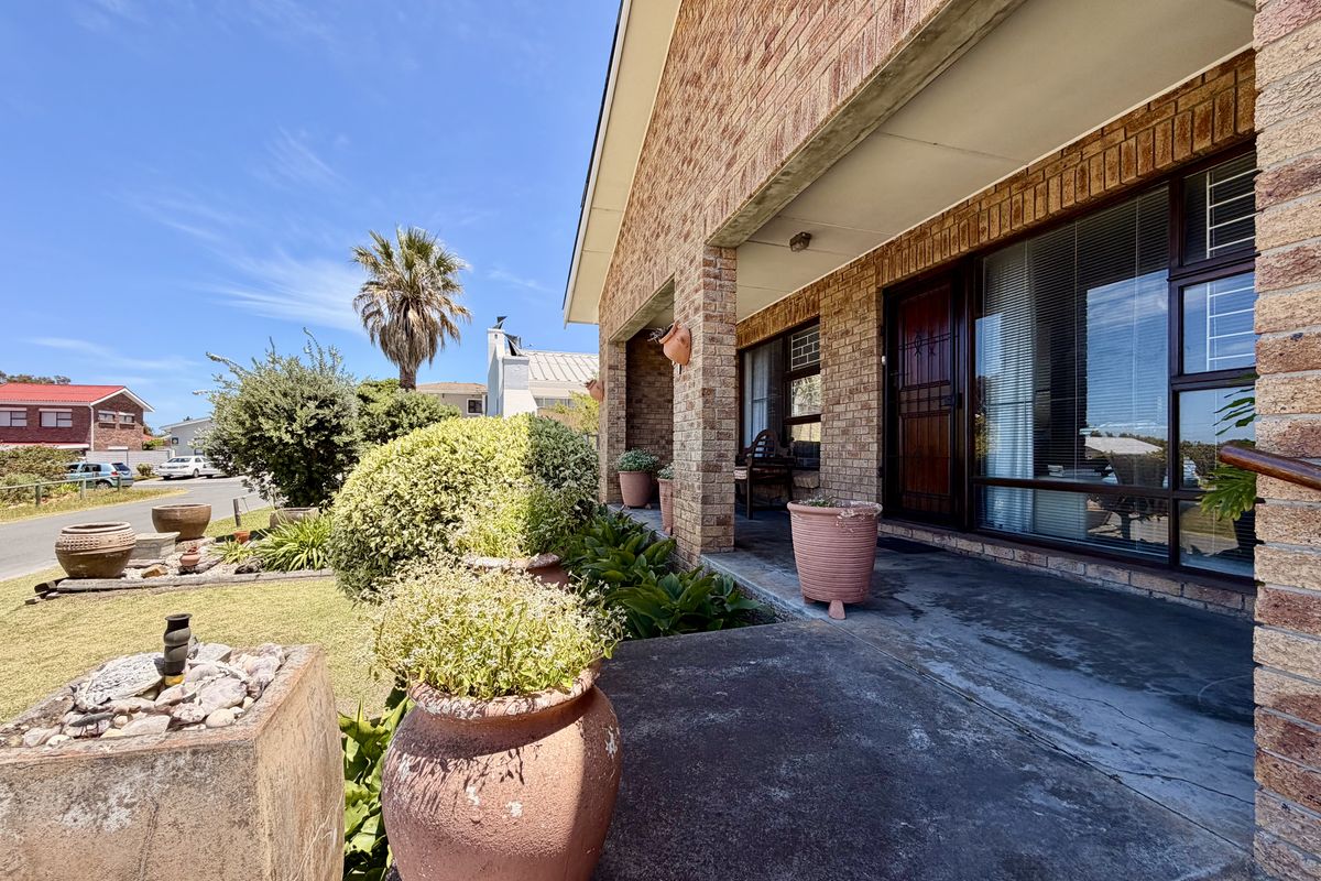 Your Ideal Family Home in the Heart of Onrus - Photo 4