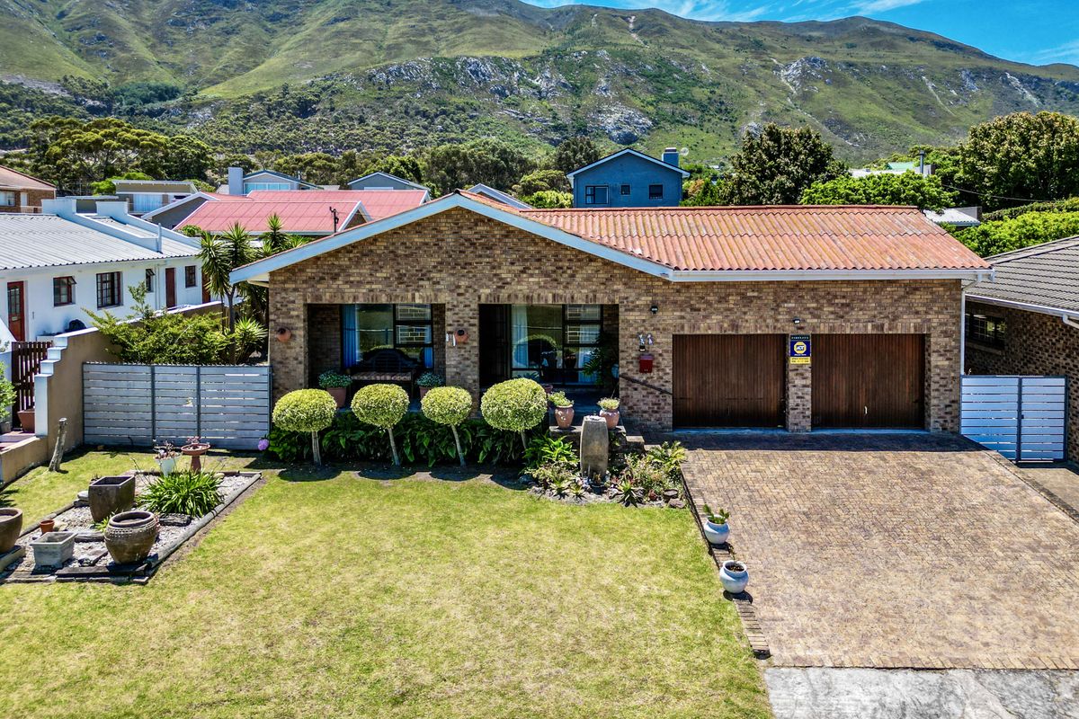 Your Ideal Family Home in the Heart of Onrus - Photo 3