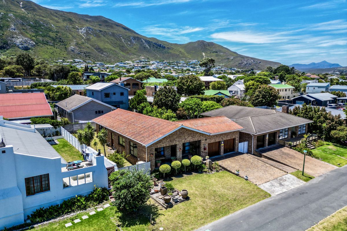 Your Ideal Family Home in the Heart of Onrus - Photo 2