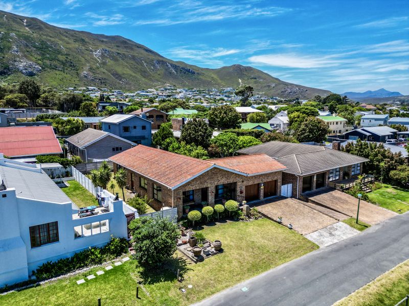 Your Ideal Family Home in the Heart of Onrus - Photo 2