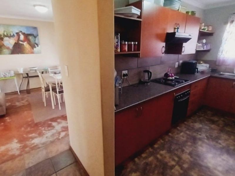 Modern 2-Bedroom Unit in a Well-Maintained Complex - Photo 8