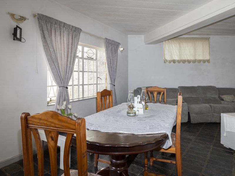 House for Sale in Bathurst - Photo 10