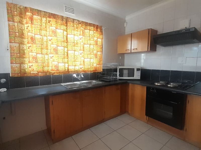 Neat as a pin 4 bedroom house for sale with flatlet - Photo 10