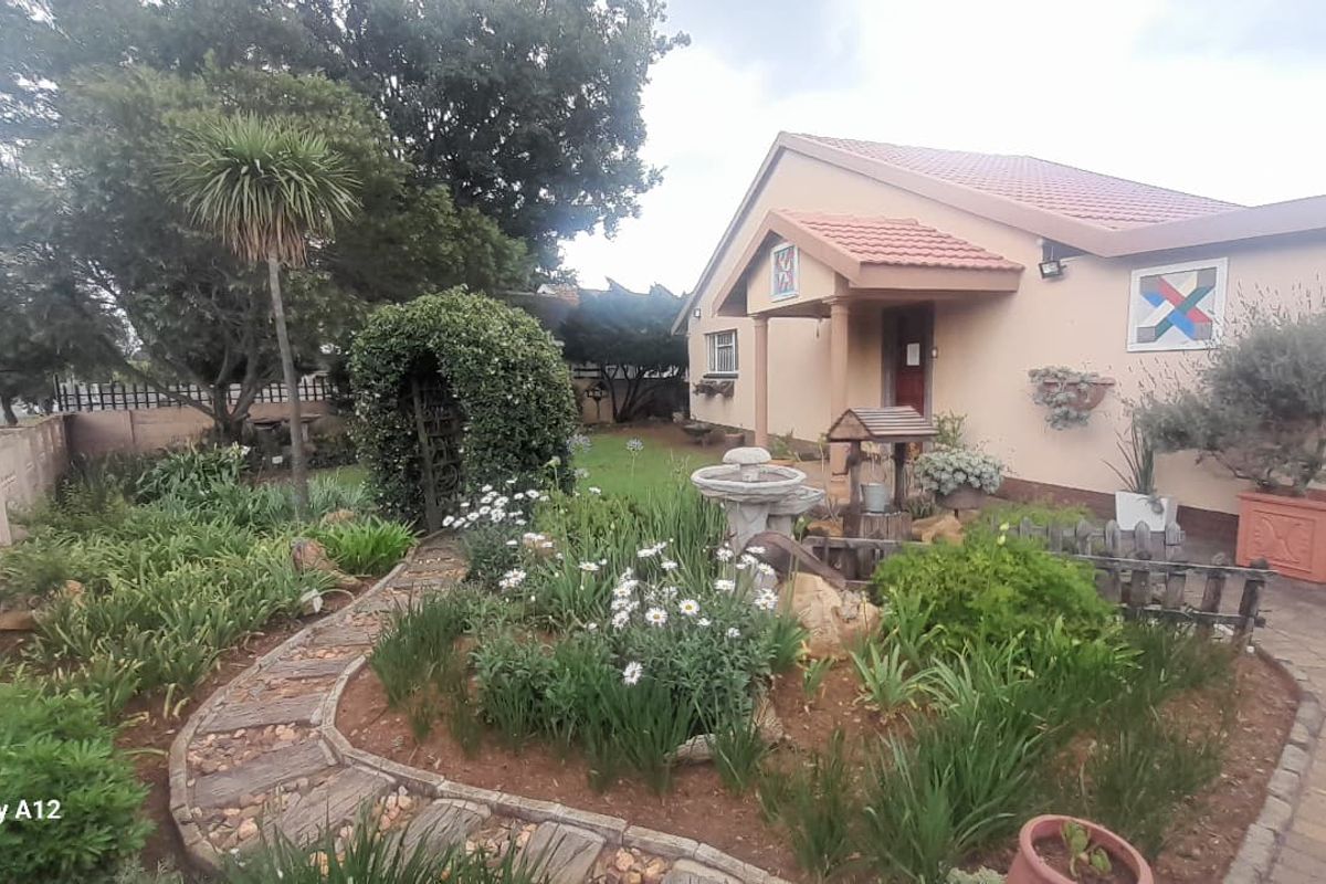 Neat as a pin 4 bedroom house for sale with flatlet - Photo 2