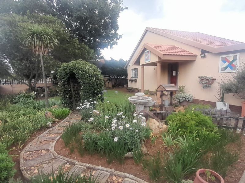 Neat as a pin 4 bedroom house for sale with flatlet - Photo 2